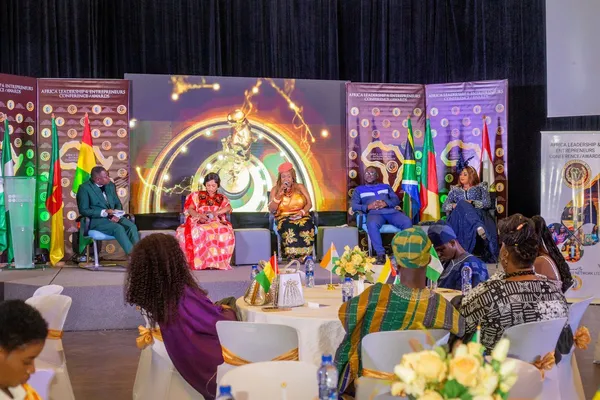 Heart of Service and Empowerment Award